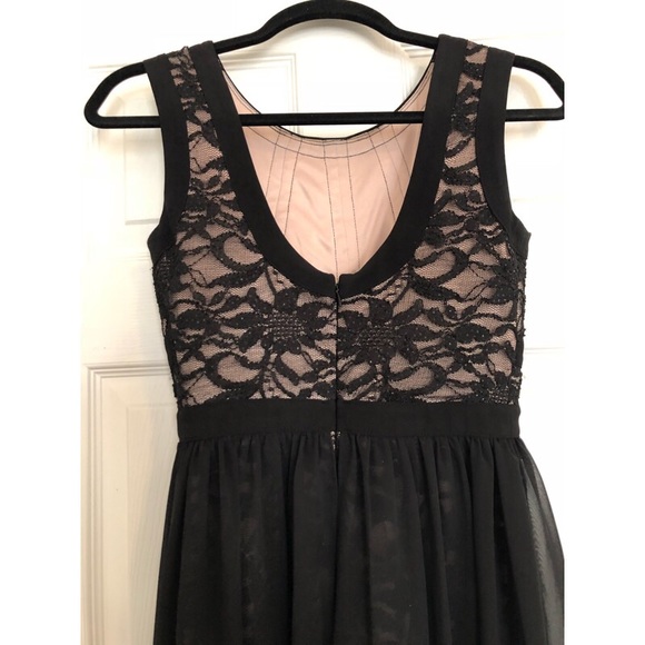 Morgan & Co. Black Lace Chiffon-Overlay Dress - Picture 8 of 8
